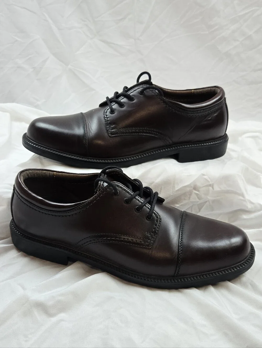 Dockers Gordon 90-2219 Men's Size 11M Burgundy Leather Cap Toe Oxford Dress Shoe